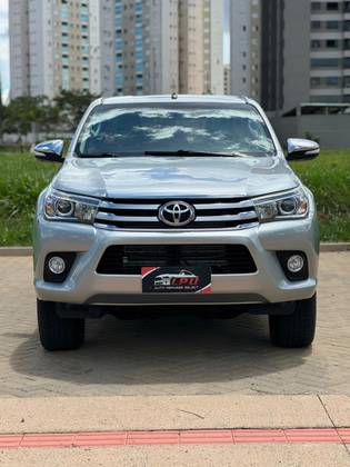 TOYOTA HILUX 2.8 SRX 4X4 CD 16V DIESEL 4P AUTOMÁTICO TOYOTA HILUX 2.8 SRX 4X4 CD 16V DIESEL 4P AUTOMÁTICO